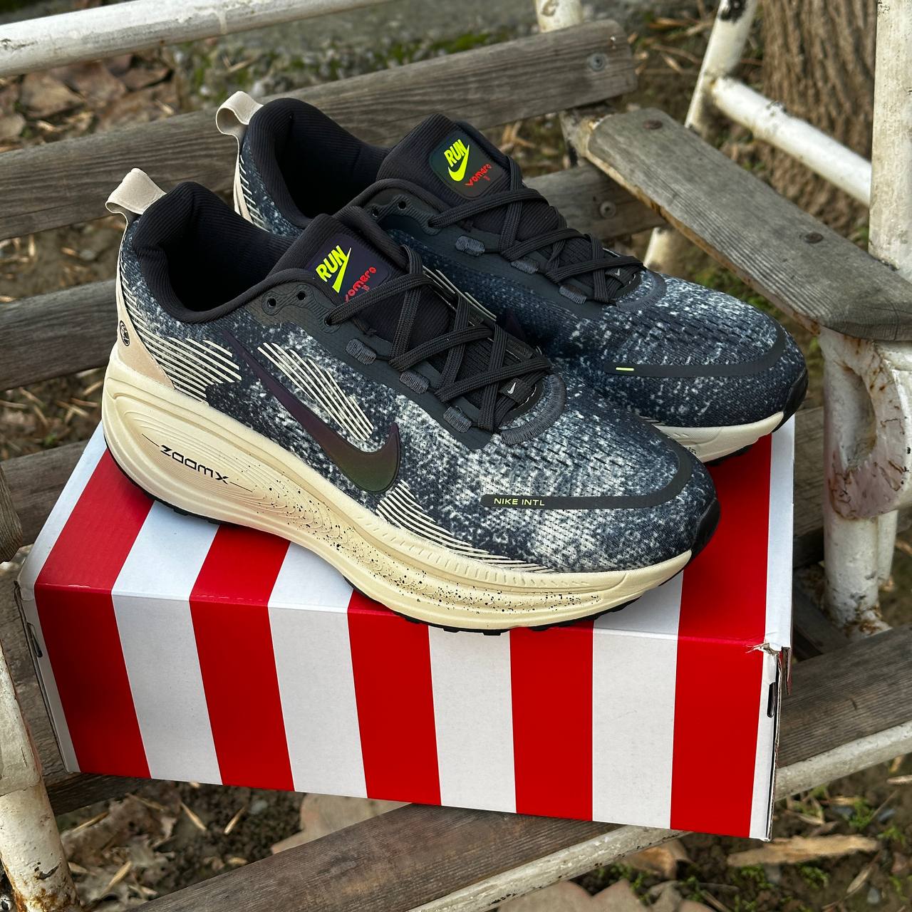 Кроссовки Nike Vomero 18